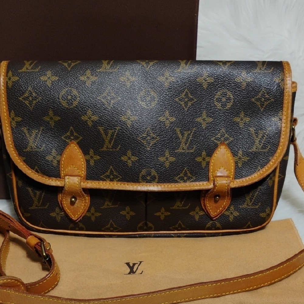 SALE! Louis Vuitton Monogram Gibessier MM M42247 Shoulder Bag W Dust Bag & Box - Picture 2 of 16